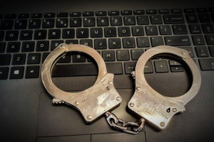 Wpadka internetowego oszusta. Naciągał kupców na ekogroszek