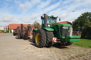 Innowacyjny Farmer 2023: Precyzja i automatyzacja w wielkoobszarowym wydaniu