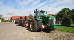 Innowacyjny Farmer 2023: Precyzja i automatyzacja w wielkoobszarowym wydaniu
