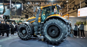 Valtra showed its largest tractor, straight from Finland