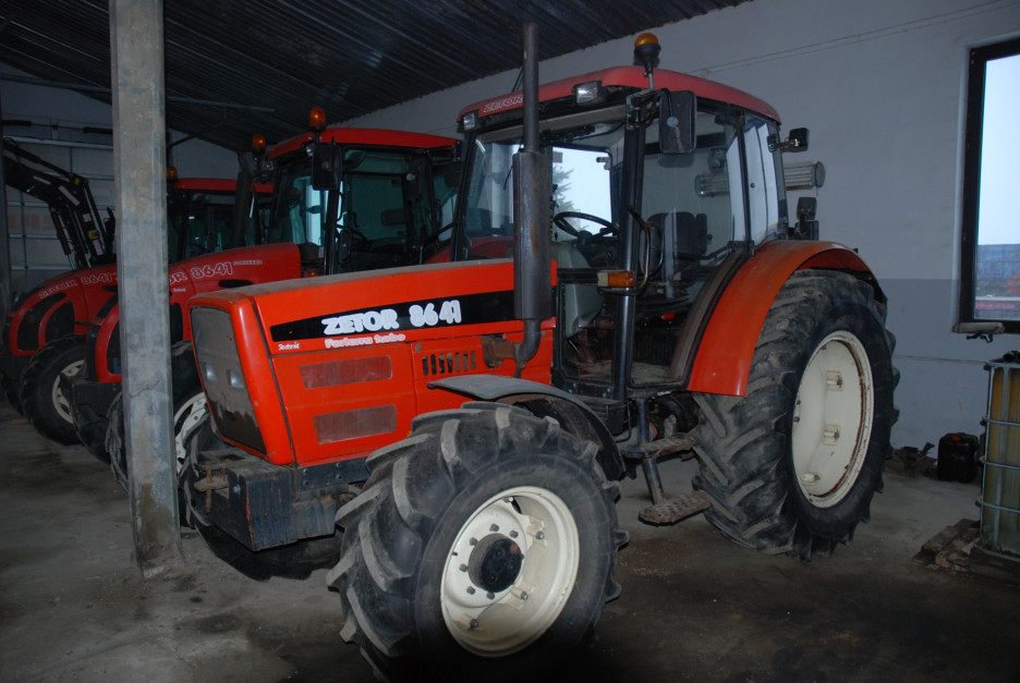 Zetor 8641 Forterra - ciągniki tej serii zastąpily traktory 7540–10540, fot.kh 