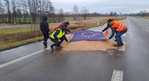 It's hot on the border in Dorohusk! Farmers scattered Ukrainian grain. The protest continues