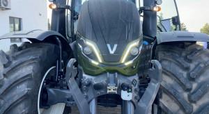 Smart tractors.  What can we find in Valtra systems?