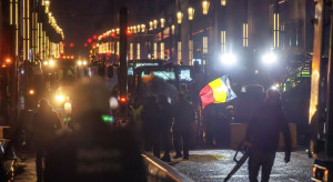 Large agricultural protest in Brussels. Hundreds of tractors, tires on fire, police used gas (UPDATE)