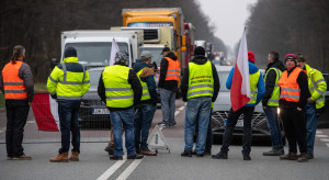 Farmers continue to block the A1 junction and the roundabout on dk 15 near Toruń