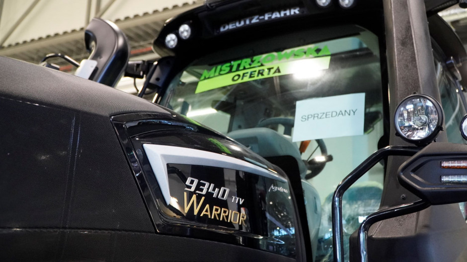 Despite high prices from producers and low prices from purchasers, the machines are still selling.  In Deutz-Fahr, two tractors were sold before the event started, photo: K.Pawłowski