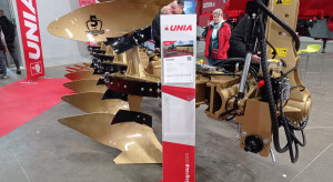 A plow like gold, i.e. Unia Ibis Vario S5 with full options