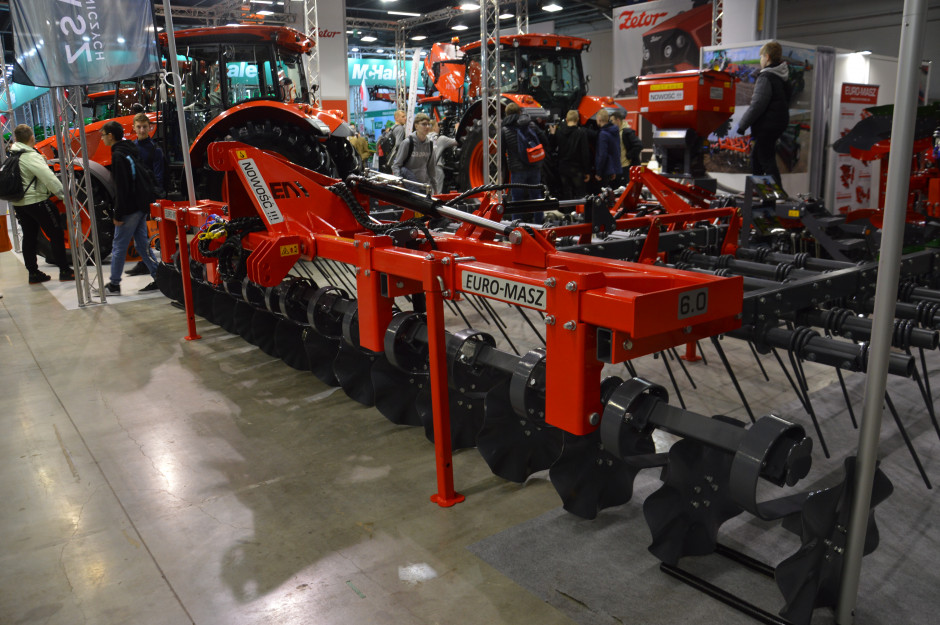 Wave plates at the front can be ordered as an option.  Photo: M.Wołosowicz