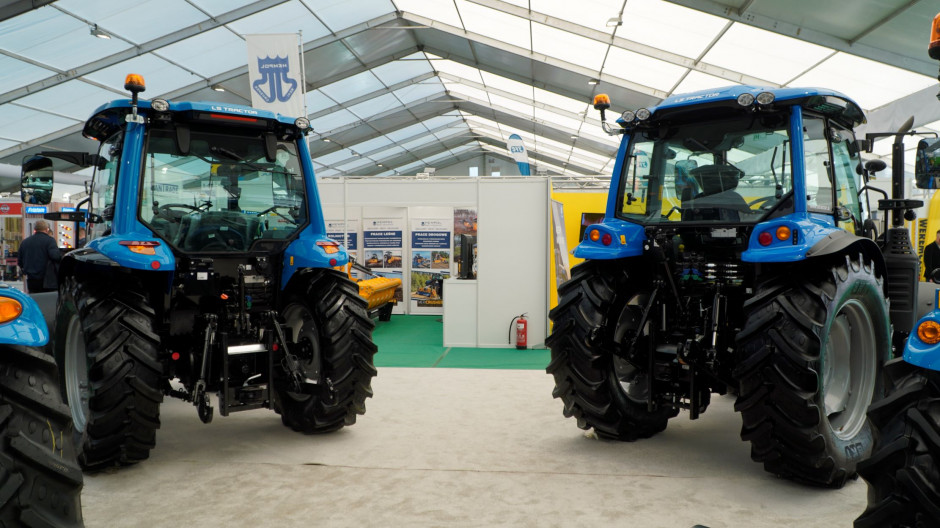 LS Tractor MT5.73 from the rear (left), photo: K.Pawłowski 