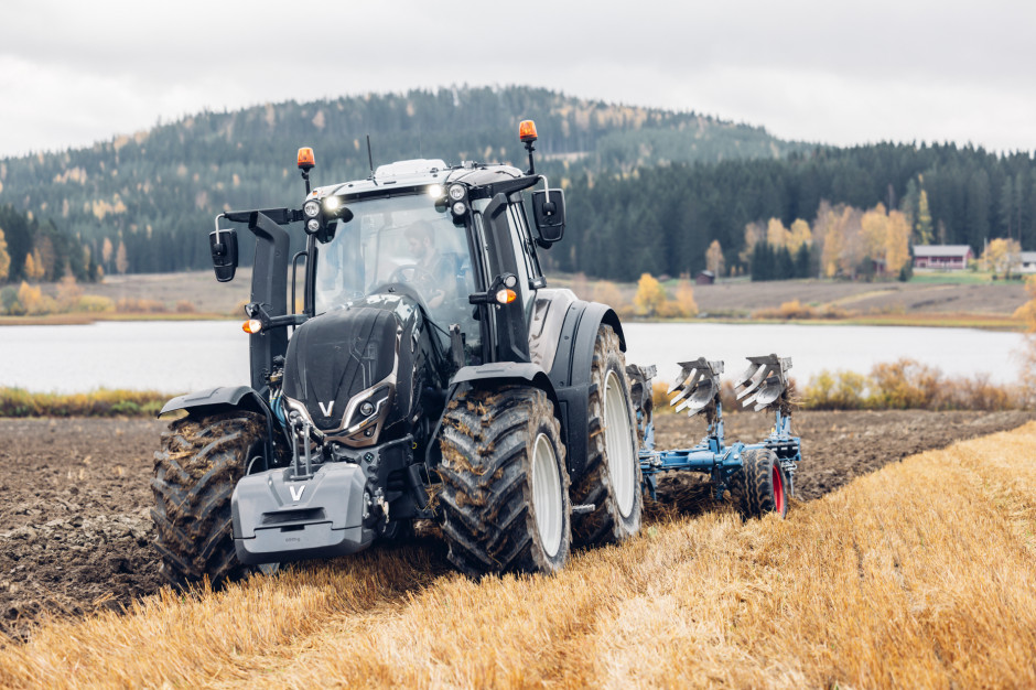 Factory financing is available from any Valtra dealer.  An AGCO Finance representative is available on site or remotely, photo: Valtra