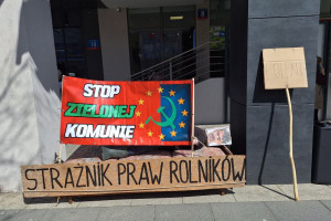 Rolniczy protest pod Urzędem Marszałkowskim w Łodzi