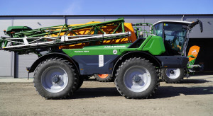 The flagship XXL self-propelled sprayer Amazone Pantera 7004