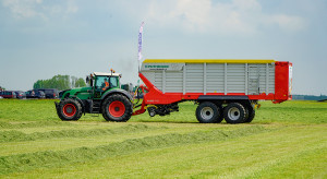 Self-loading wagons, i.e. better feed, fast work and cost savings. Market overview