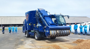 New Polish self-propelled machine. This is AlimaMix Motion