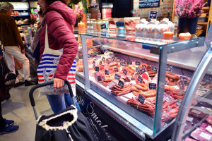 Skąd jest wieprzowina dostępna w polskich supermarketach? Znamy wyniki kontroli