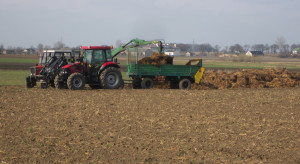 Czas na wiosenny obornik. O jakich zasadach należy pamiętać?