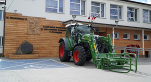 Pierwszy elektryczny ciągnik w Polsce sprzedany. Będzie pracował w Przasnyszu