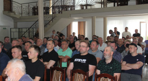 Prawie 2 tysiące podpisów po petycją w obronie wytwórni Agro-Kocięba. Rolnicy na spotkaniu w Czarnocinie [galeria]