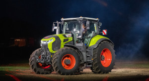 Nowy, mocny gracz na rynku ciągników 200-300 KM. Oto nowy Claas Axion 8