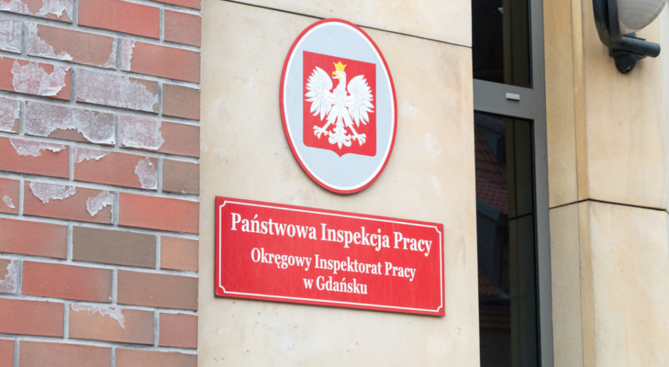 Przepisy i regulacje Najpierw PIP, potem ZUS i skarbówka? Firmy pytają, kto dopłaci za składki