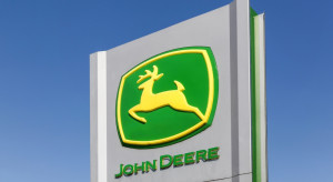 John Deere musi zmienić sposób transportu. Barki woziły po 220 ciągników