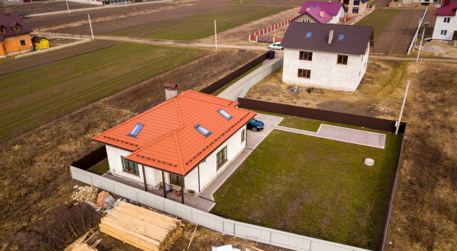 Nowe plany ogólne mogą odebrać właścicielom działek możliwość zabudowy – prawnicy podpowiadają, jak się bronić