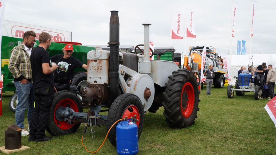 Ursus C-45 i Zetor 25 na stoisku Pomot Chojna Fot. Kamil Pawłowski / PTWP