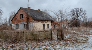 Polskie wsie wymierają, a gminom brakuje pieniędzy. „Idziemy drogą Grecji”